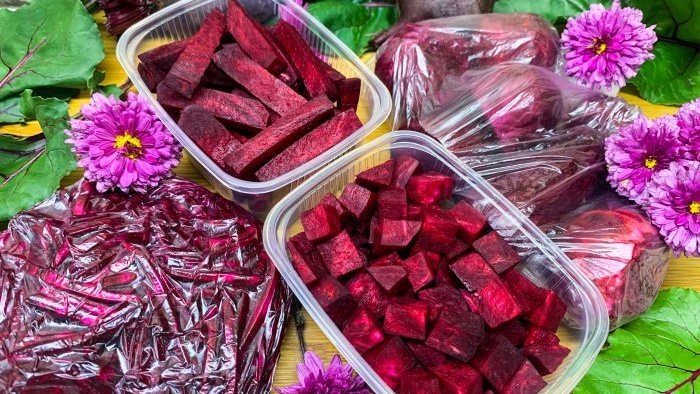 4 na paraan upang i-freeze ang mga hilaw na beets para sa taglamig