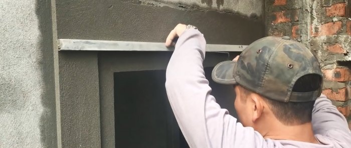 Bagaimana untuk menghiasi bukaan tingkap atau pintu dengan plaster simen