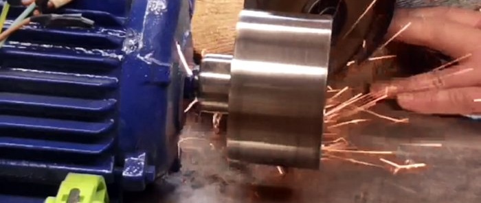 Cách làm ròng rọc cho máy mài không cần máy tiện từ một đoạn ống