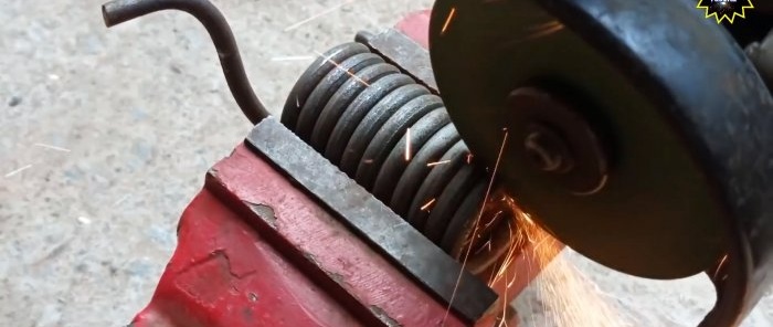 Una máquina manual sencilla para doblar anillos de varilla.