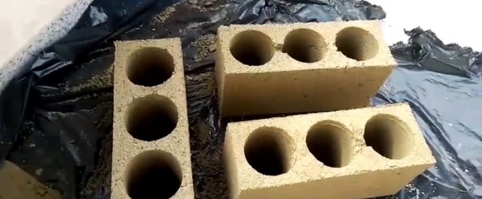 Com fer un motlle senzill per colar blocs de ciment a partir de taulers i canonades de PVC