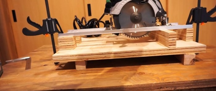 Cómo hacer un accesorio para sierra circular para cortes rápidos a 45 y 90 grados