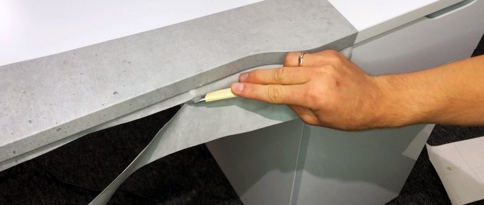 Hogyan lehet ideálisan fóliát felvinni a bútorok íveire
