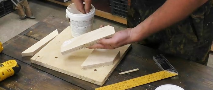 Hoe je een apparaat maakt voor het snijden van een hoekgroef voor het verbinden van penoplex