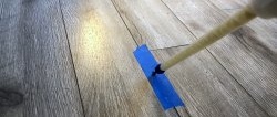 Hvordan avrette gulvet under laminat uten å demontere