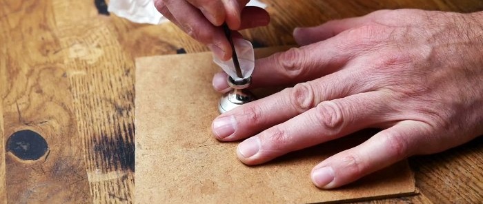 8 būdai, kaip pataisyti nutrūkusius baldo rankenos siūlus