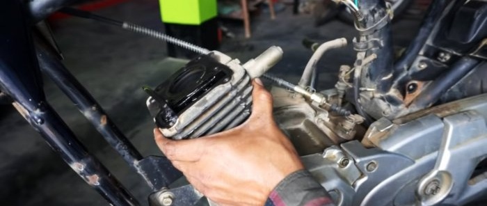 Jak przerobić lekki motocykl na rower elektryczny napędzany ręcznym napędem kołowym