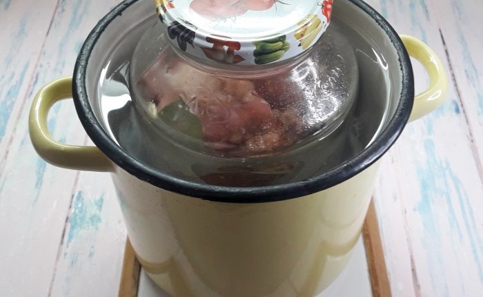 How to cook real boiled pork in a glass jar