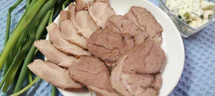 Bir cam kavanozda gerçek haşlanmış domuz eti nasıl pişirilir