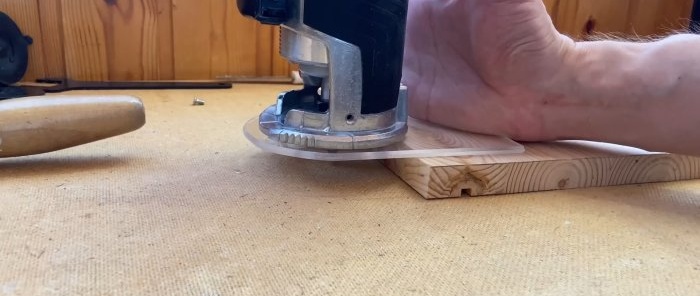 How to easily expand the functionality of an edge router using homemade plexiglass soles