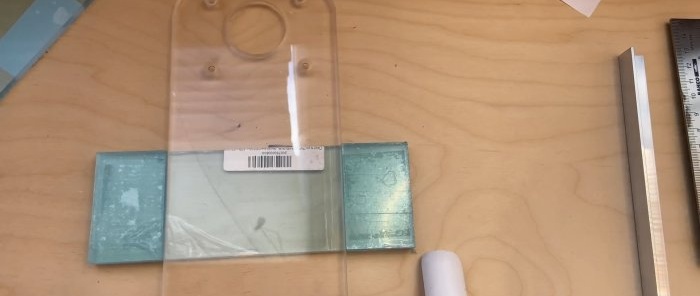 How to easily expand the functionality of an edge router using homemade plexiglass soles