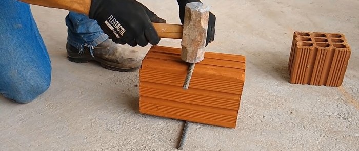 Kako glatko rascijepiti šuplji keramički blok bez posebnih alata