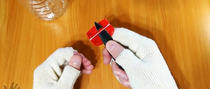 How to unravel a PET bottle onto a ribbon without a bottle cutter