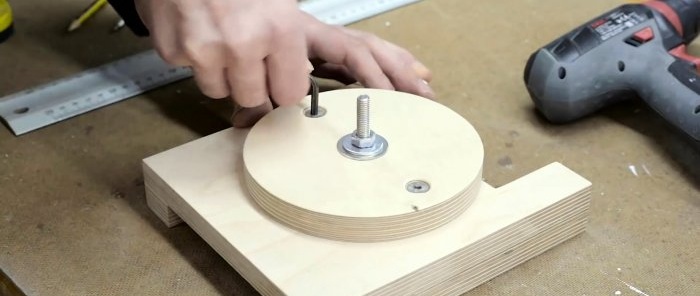 Un dispositiu senzill per afilar amb precisió discos circulars i talladors