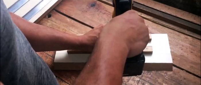 How to make a device for sharpening knives on a jointer