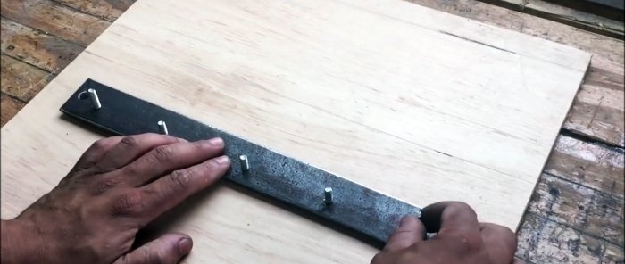 Hogyan készítsünk kések élezésére szolgáló eszközt egy fugán