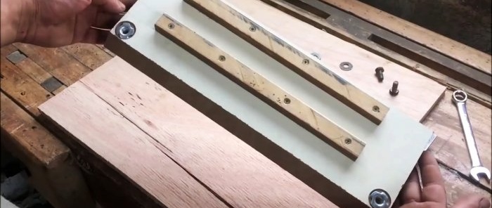 איך להכין מכשיר להשחזת סכינים על מפרק