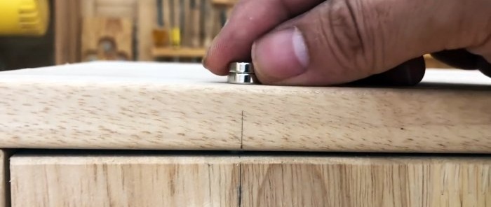 How to make a simple combination lock from wood