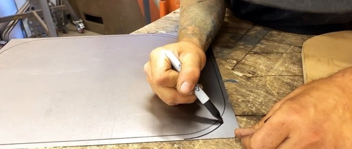 Как да направите твърдост върху лист метал без преса