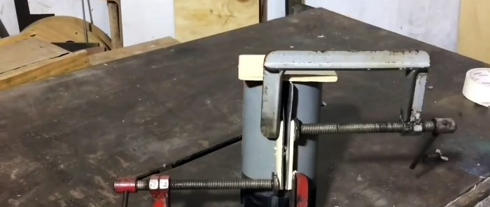 How to make a hand router from a broken blender