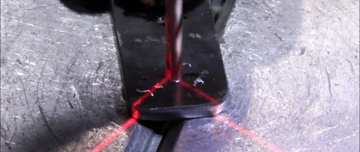 Artık metalden yapılmış en basit kendin yap mandalı