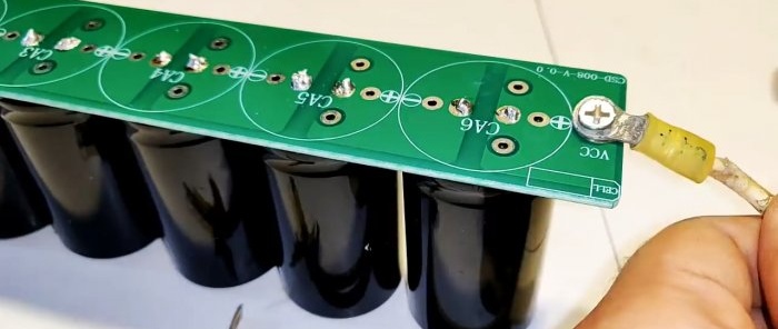 Jak vyrobit 12V 100A superkondenzátorovou baterii pro jakoukoli zátěž