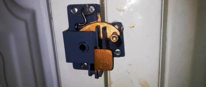 Kunci automatik yang mudah dibuat daripada sisa besi buruk