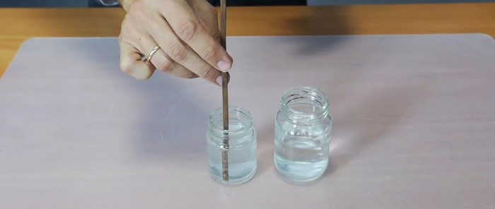 Ett kemiskt sätt att snabbt rengöra koppar med det du har i köket