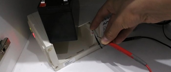 Hvordan konvertere en UPS til et litiumbatteri og øke autonomien med 3 ganger
