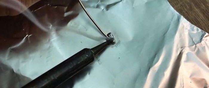 Comment souder du fil de cuivre sur du papier d'aluminium