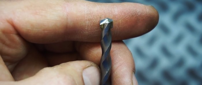Cum să găuriți un rulment sau oțel pentru scule cu un burghiu ieftin