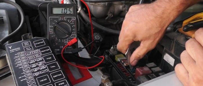 Как да проверите за утечка на ток в кола и да намерите неговия източник