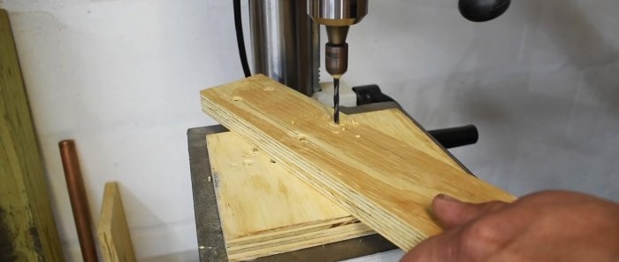 Paano gumawa ng isang awtomatikong board clamp