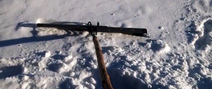 Come realizzare un rastrello leggero per una rapida rimozione della neve