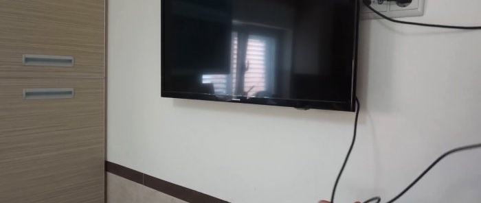 Како направити једноставан дрвени носач за ТВ на зиду