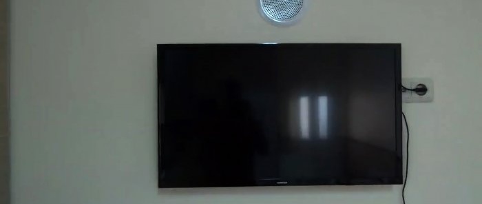 Ako si vyrobiť jednoduchý drevený držiak na TV na stenu