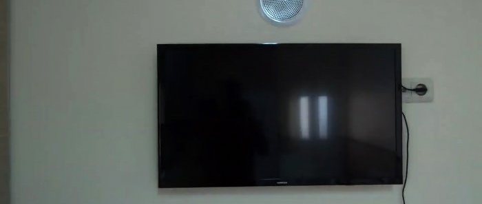 Paano Gumawa ng Simpleng Wood TV Wall Mount