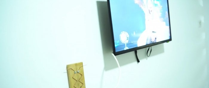 Hoe maak je een eenvoudige kleine antenne voor digitale tv?
