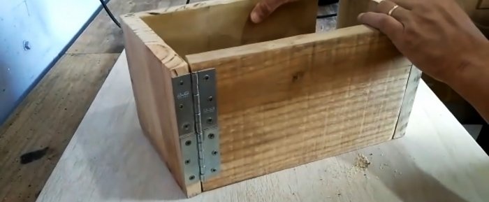 Hvordan lage en foldeform av tre for å lage blokker