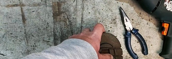 Cum să faci știfturi de pantofi folosind știfturi dintr-o anvelopă veche de mașină