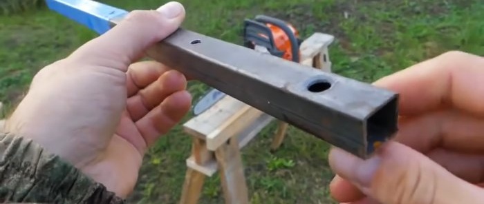 How to make a chainsaw-based machine for quickly sawing boards or branches for firewood