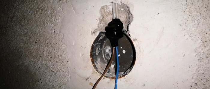 Cómo alargar los cables rotos en un enchufe