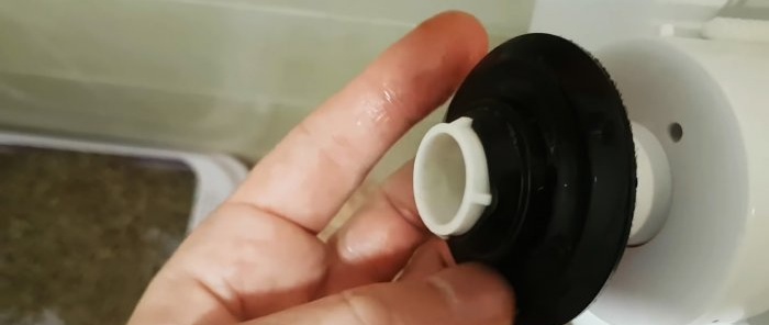 How to fix a toilet leak in a couple of minutes