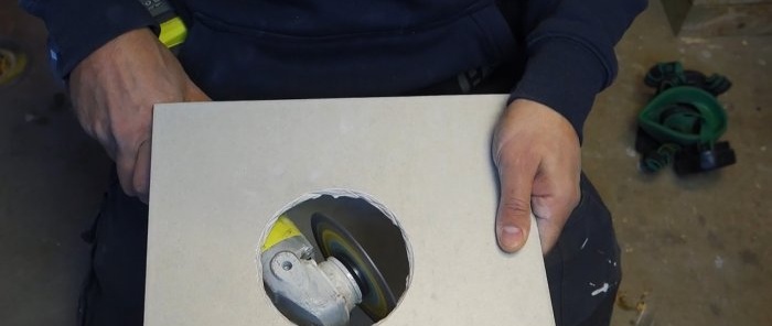 Како изрезати велику и уједначену рупу у керамичким плочицама помоћу брусилице