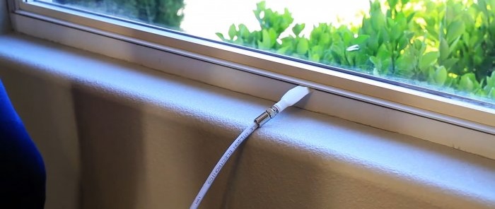 Hur man drar en TV-kabel från gatan genom ett fönster utan att borra
