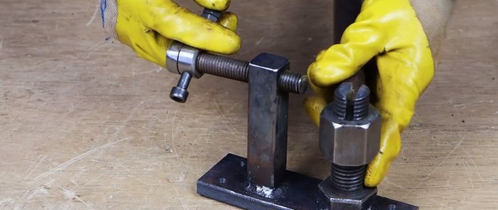 Jednoduchý stroj na výrobu spojovacích prvků vlastníma rukama