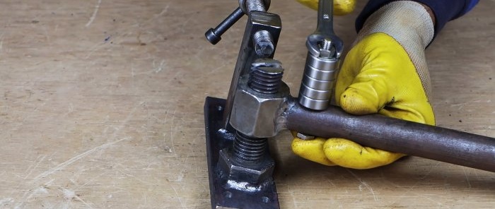 A simple machine for making fasteners with your own hands