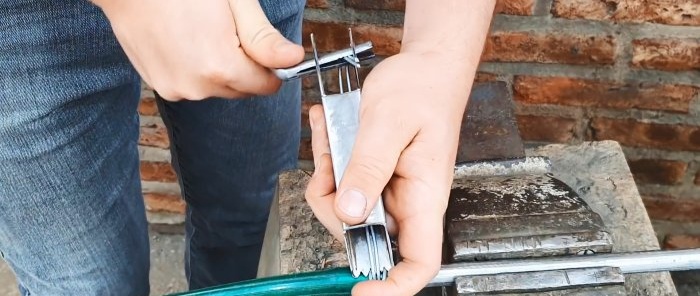 Collier de serrage pratique en garniture de tube profilé