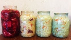 3 types of cabbage in one go: pickled with beets, classic pickled and pickled with berries