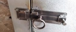 How to make a simple and reliable door latch from leftover metal